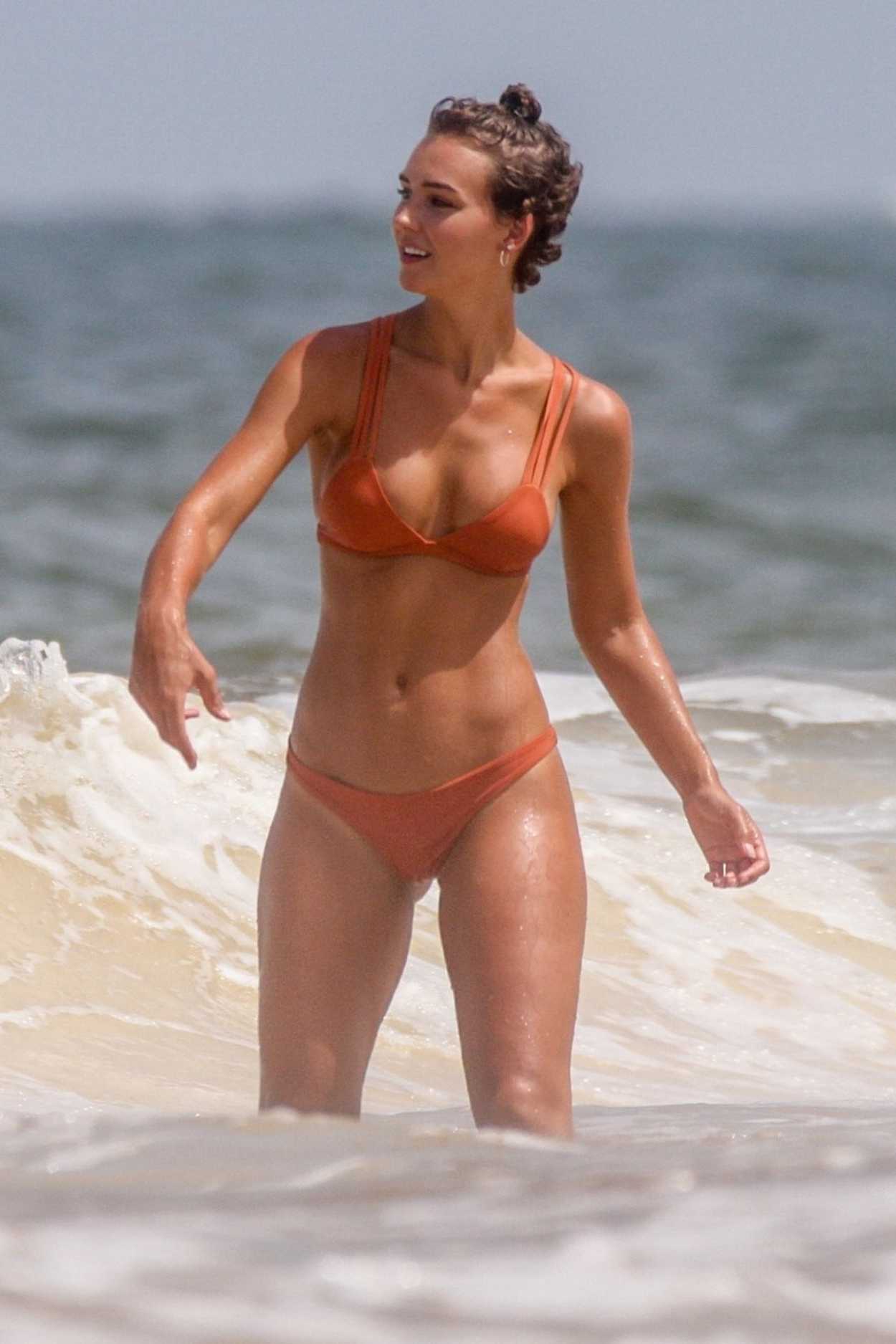 Rachael Leigh Cook Bikini Photo